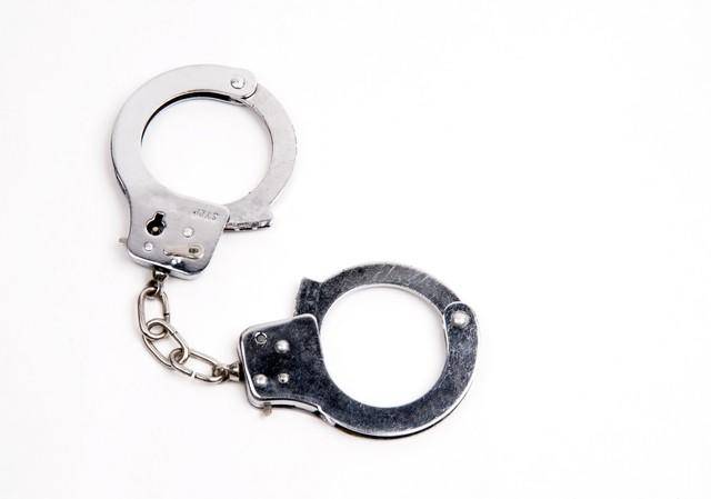 皇冠登1登2登3_装修工未拿到12万元工程款皇冠登1登2登3,持刀到公司老板家“求财” 一审因犯抢劫罪被判刑3年