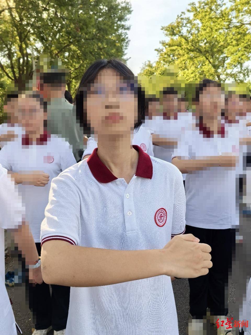 如何申请到皇冠信用网_高一女生军训第三天倒地后死亡如何申请到皇冠信用网，家属：她以前在篮球队，体质不差