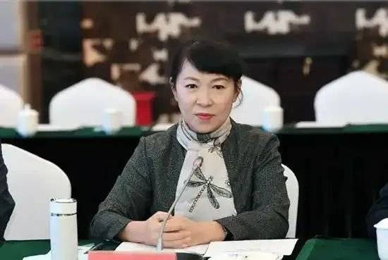 皇冠信用网在线注册_正部级美女大员被查！千万华服堆满多套住宅皇冠信用网在线注册，化妆团队提前数小时待命~
