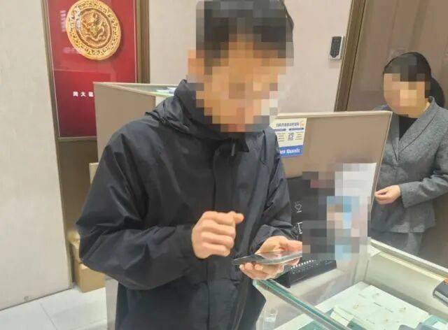 皇冠信用网代理怎么申请
_股市套现170万元后皇冠信用网代理怎么申请
,杭州男子豪购300克金条!老板当场报警……