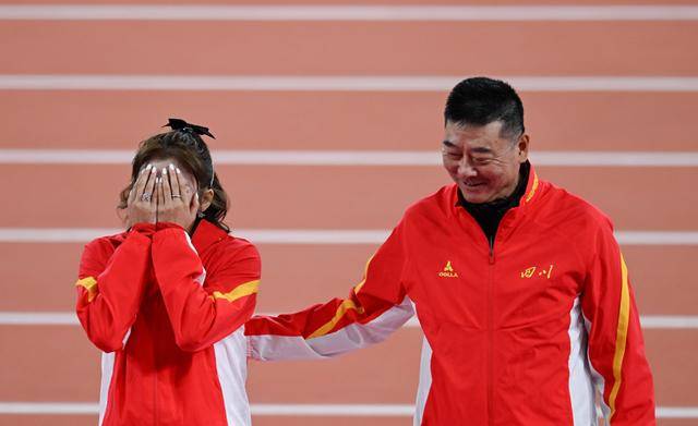 皇冠信用网如何申请_吴艳妮还是哭了：当她不再是100米栏赛道上唯一的“答案”皇冠信用网如何申请！
