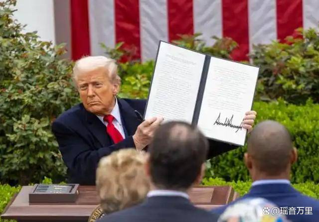 皇冠hga010注册_中国不跪皇冠hga010注册!日本照单全收?美国货运已崩39%!特朗普正在付出代价