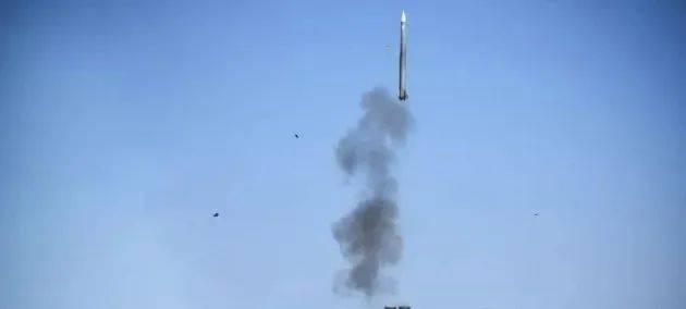 皇冠信用网正版开户_巴五大基地凌晨被炸皇冠信用网正版开户,红旗导弹拦截失败!印度背后有高人指点?