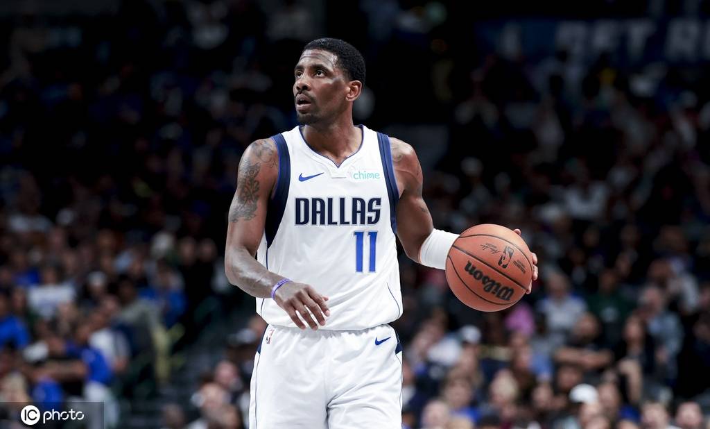 上半场比赛_欧文跳出球员选项 3年1.19亿美元提前续约独行侠