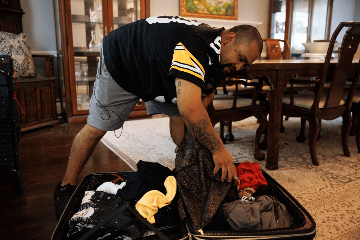 五大联赛所属的国家
_一家人自愿被驱逐出美国:“留在这里是一场赌博”