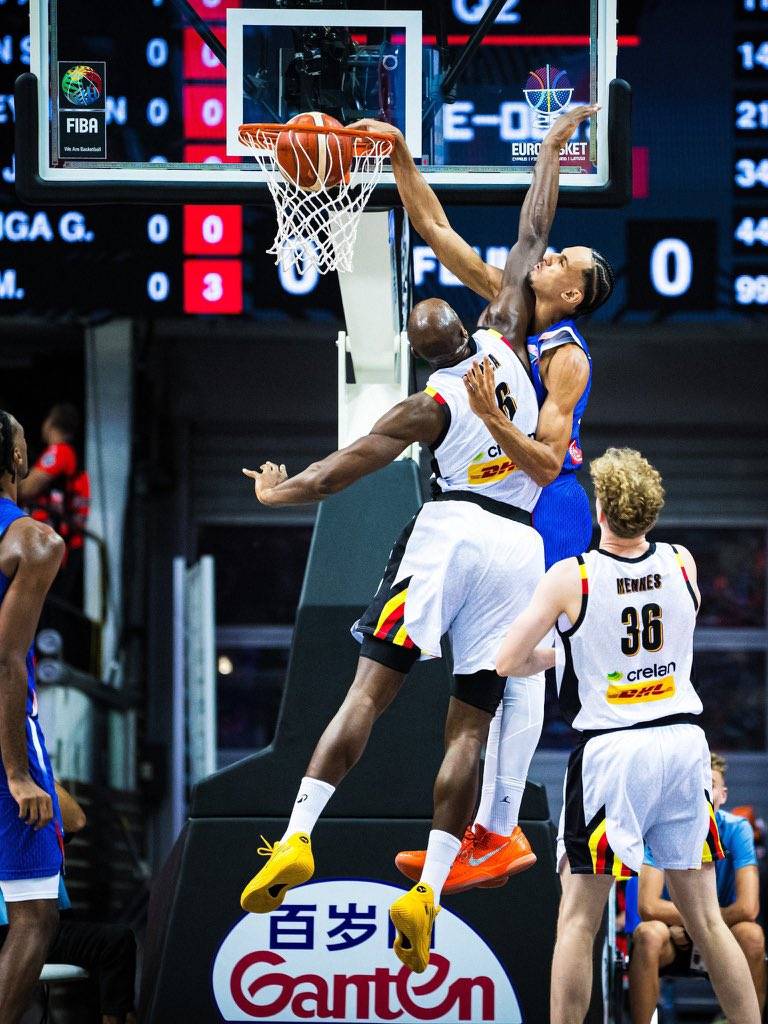 柏雷素尔vs福冈黄蜂_欧洲杯综述:东契奇34+9+5仍吞败仗 字母31分希腊开门红