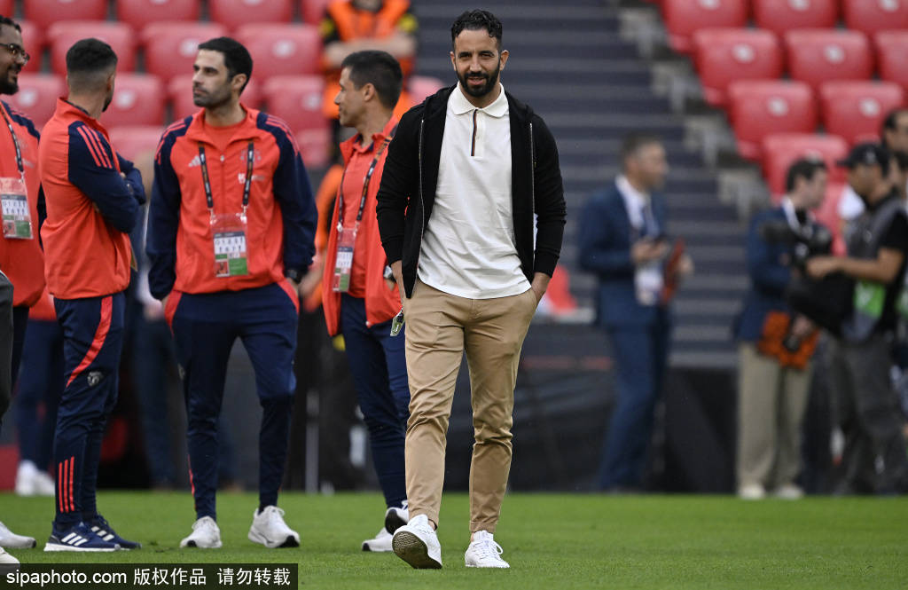 hga030.com怎么注册_阿莫林还能撑多久？曼联丢第3球hga030.com怎么注册，小蜜蜂球迷高唱明早就下课！