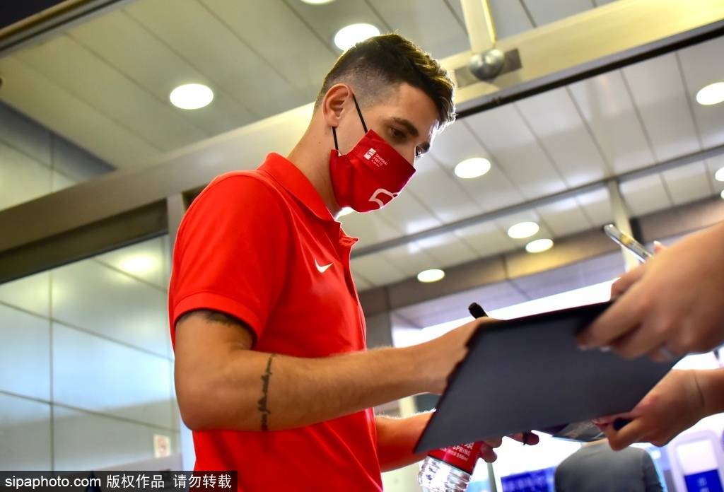 如何代理皇冠信用網_前海港外援奥斯卡体检时一度失去意识 或因心脏问题退役