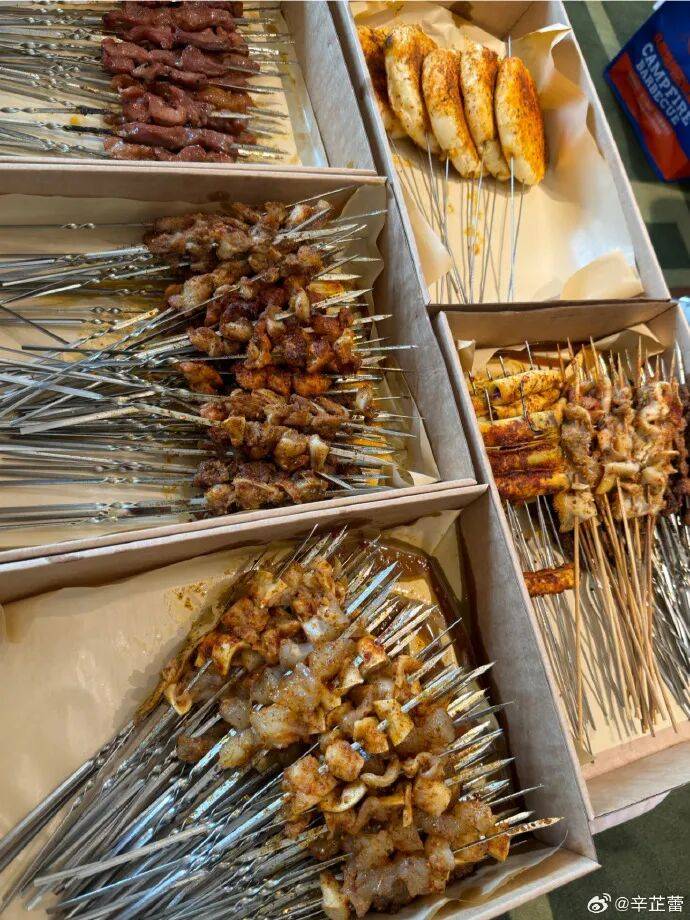 皇冠信用网代理流程_辛芷蕾回老家鹤岗狂炫烧烤小串皇冠信用网代理流程，满桌硬货滋滋冒油，网友：隔着屏幕流口水