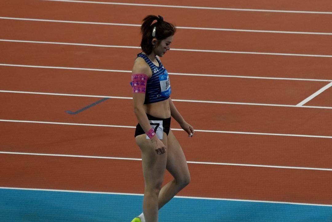 皇冠信用网登3代理_差0.04秒皇冠信用网登3代理，吴艳妮再获全运会100米栏银牌 她说：不确定还有没有下一届全运会