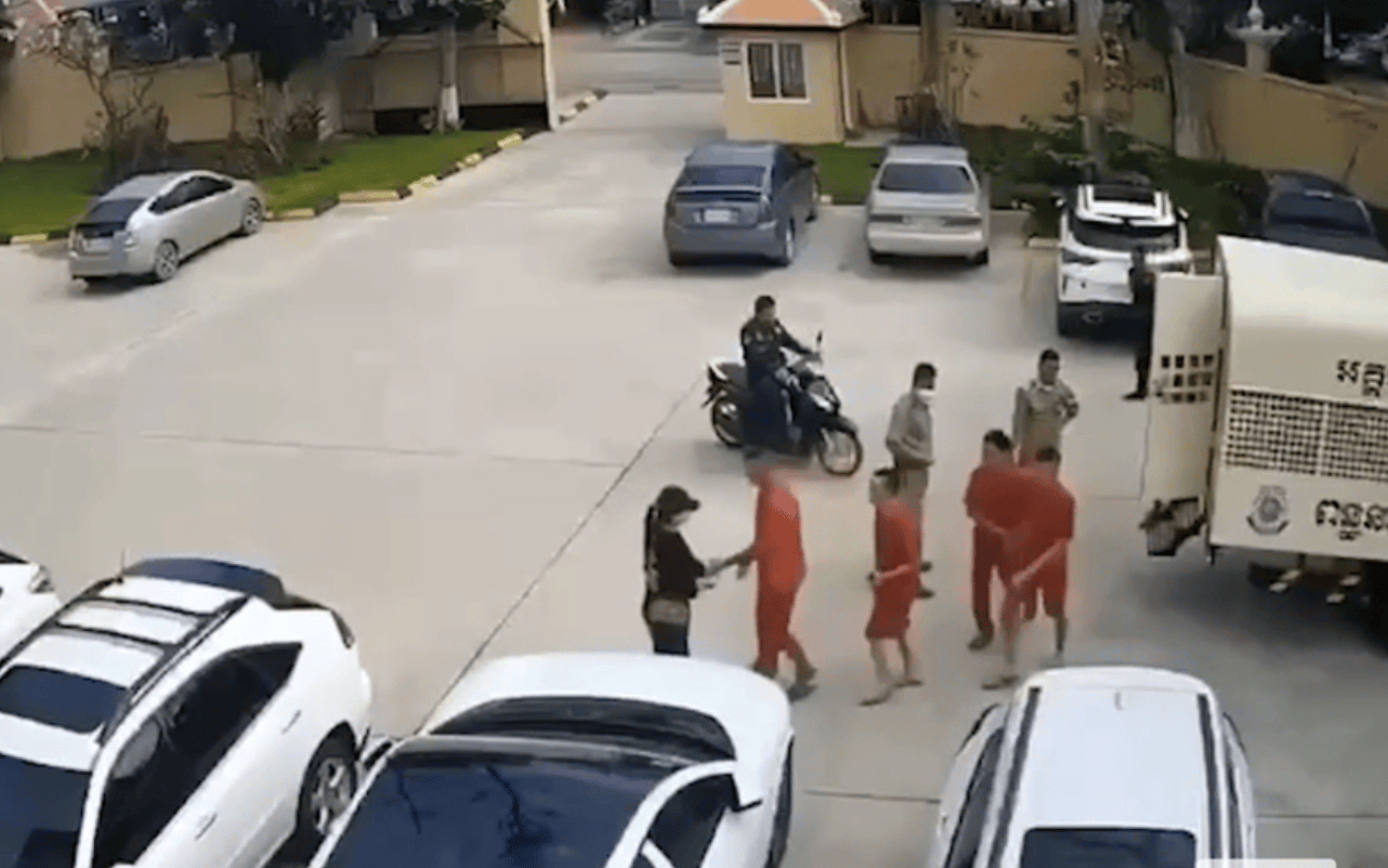 皇冠信用網代理注册
_柬埔寨持枪劫囚案仍有一人在逃皇冠信用網代理注册
,“大嫂”等被控杀人罪等多项重罪