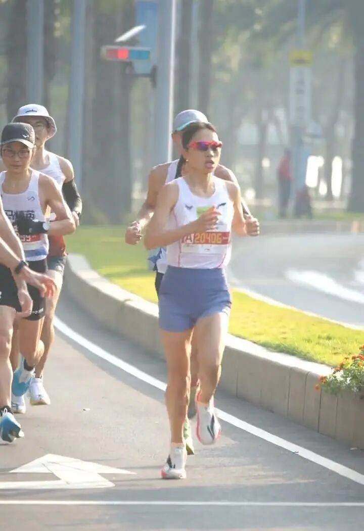 新西兰足球
_“最快女护士”张水华再登领奖台:近50天5次参赛新西兰足球
,获得超20万元奖金