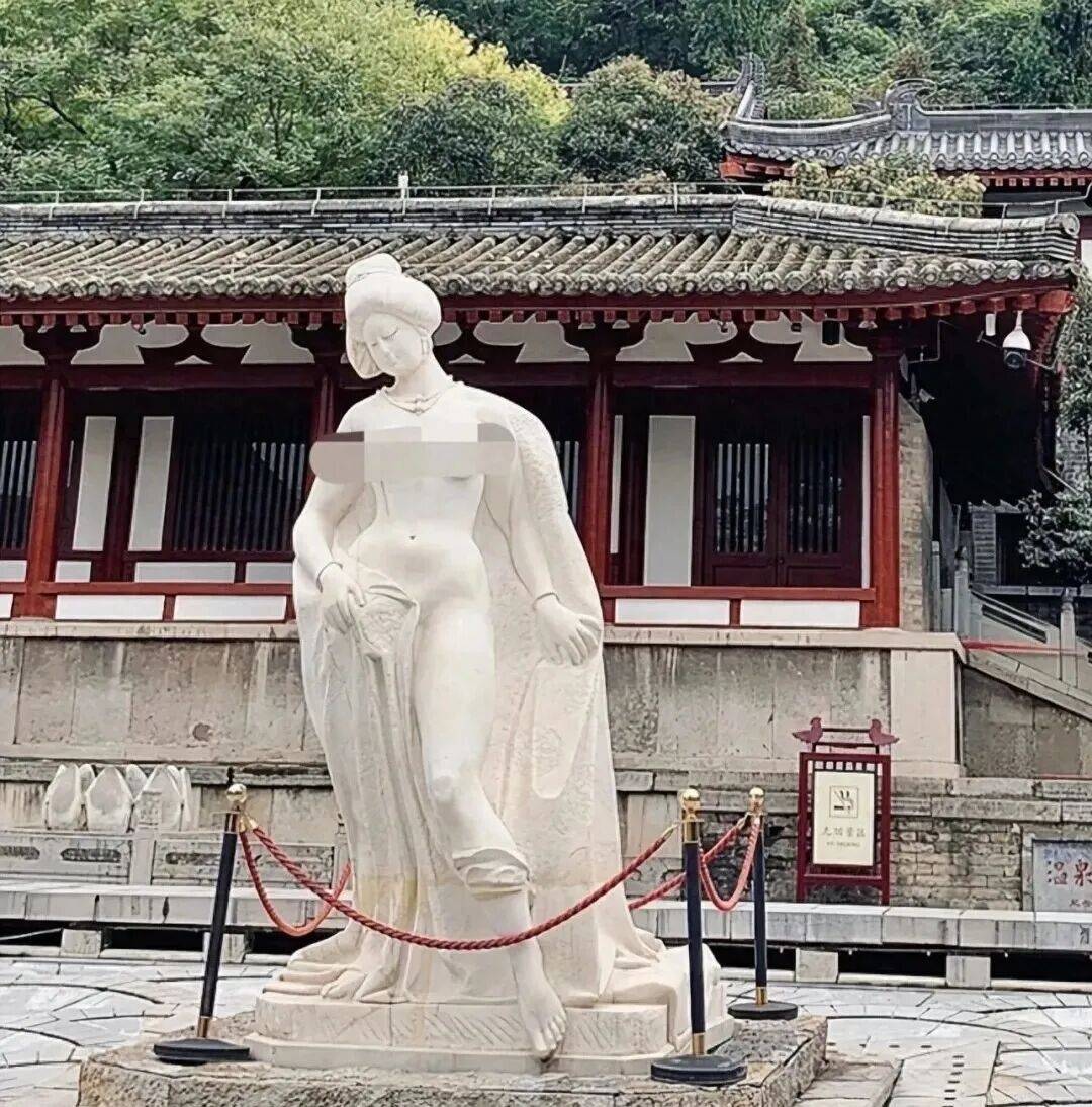 皇冠赛事_华清池贵妃裸体出浴雕像被指“不雅观”皇冠赛事，景区称1991年就已安放，设计方案通过审核认可