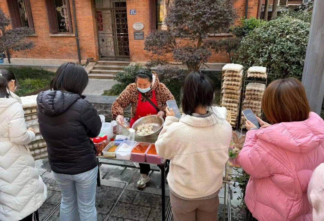 皇冠信用网怎么注册_“好丝滑好解压”！武汉一点位突然走红皇冠信用网怎么注册，不少人抢着上手