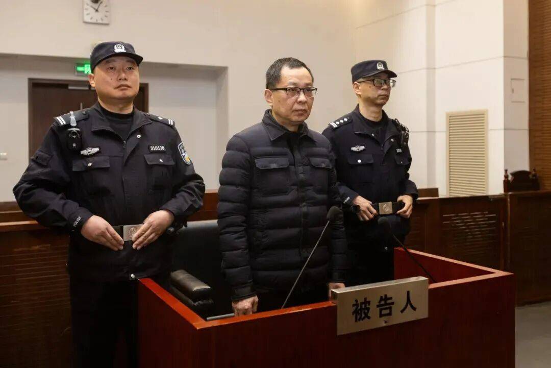 皇冠信用网账号_受贿5401万余元皇冠信用网账号，上海市徐汇区委原书记鲍炳章，获刑14年！揭发他人犯罪，具有立功表现