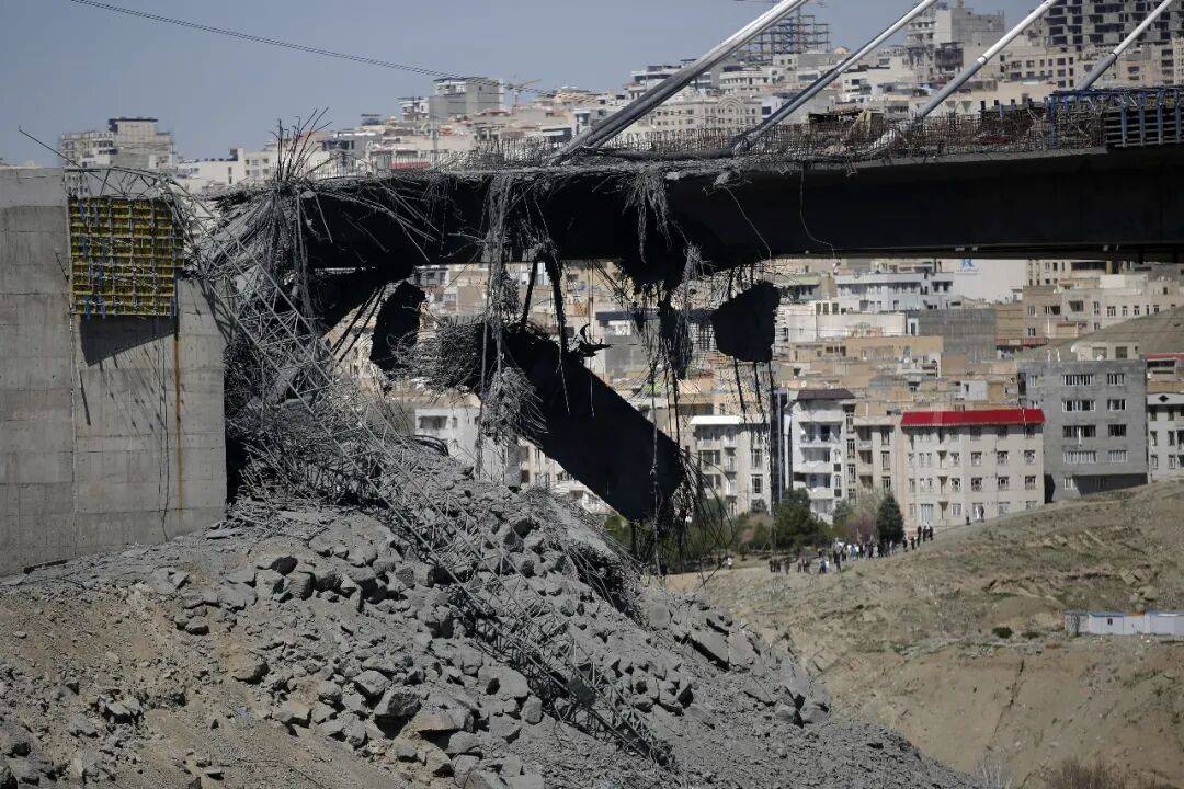 皇冠信用网账号注册_美军营救飞行员更多细节披露：在伊境内秘密修跑道皇冠信用网账号注册，特朗普放弃高尔夫看营救